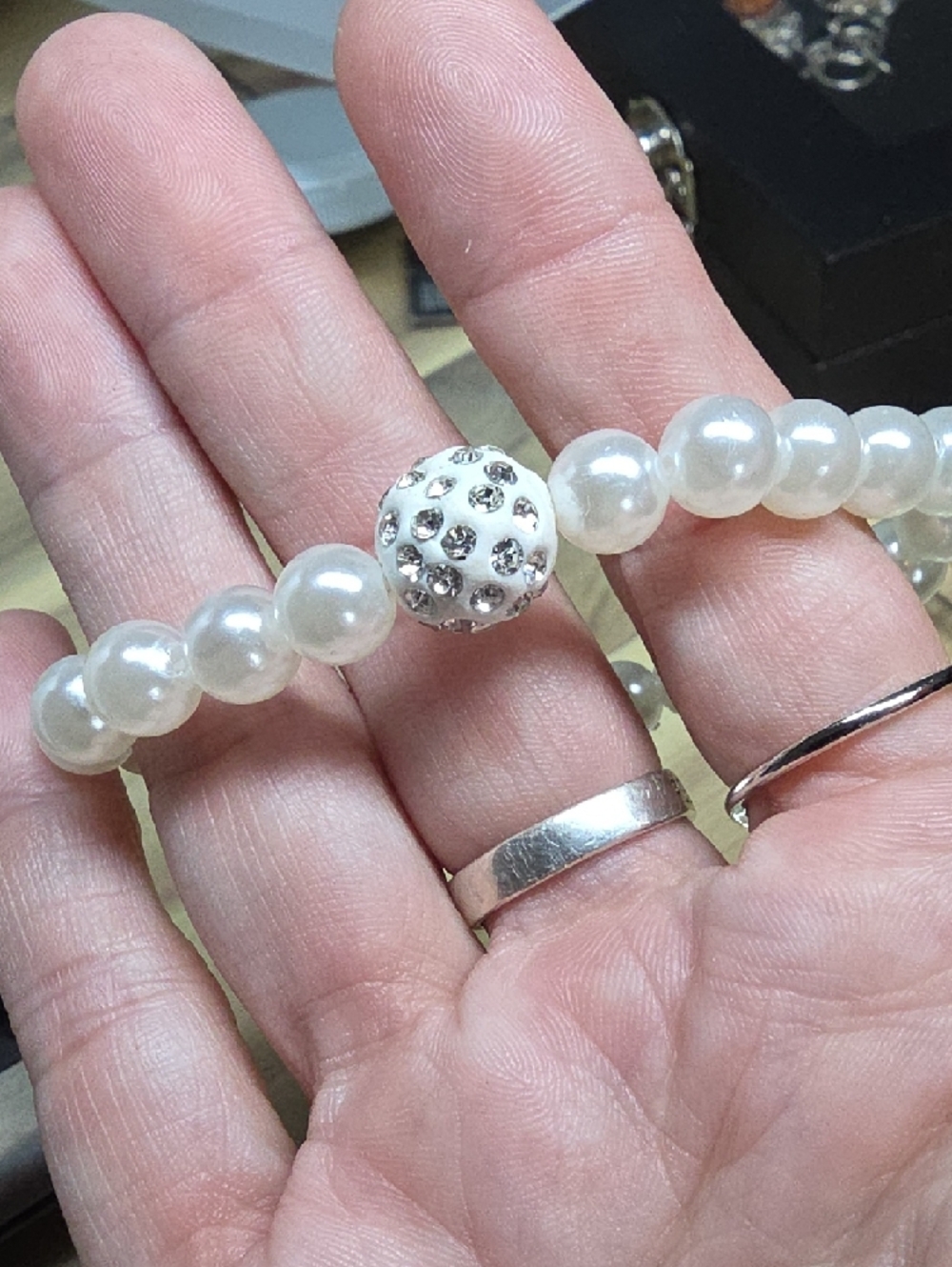 Fashion Jewelry White Pearl Necklace & Bracelet Set with Crystal Accent - Picture 3 of 9